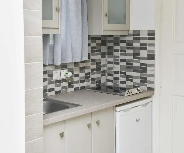 Sunshine 招待所 *