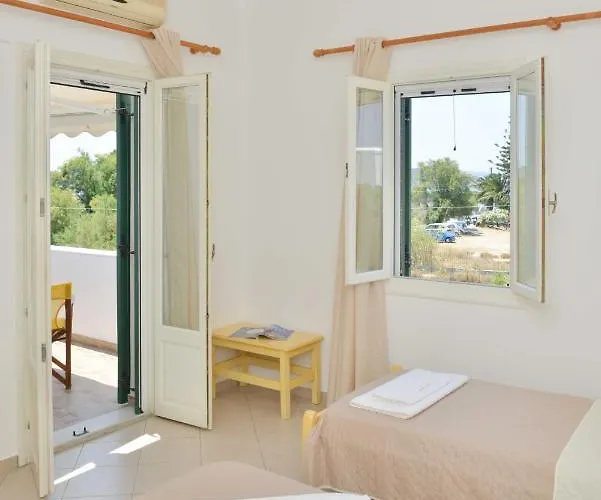 Sunshine 招待所 Naxos City