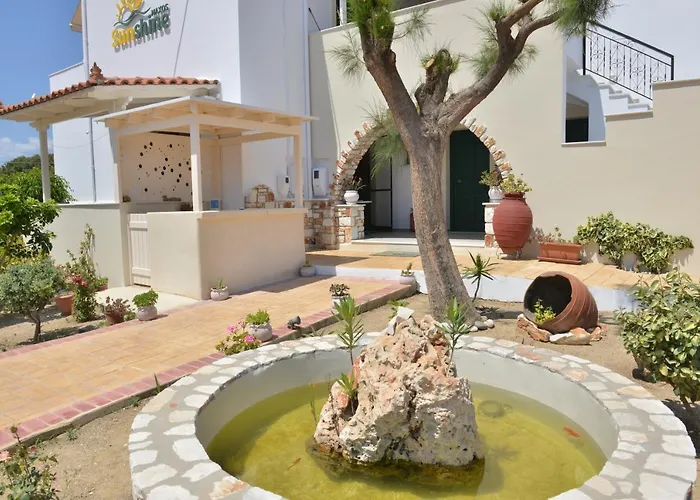 招待所 Sunshine Naxos City