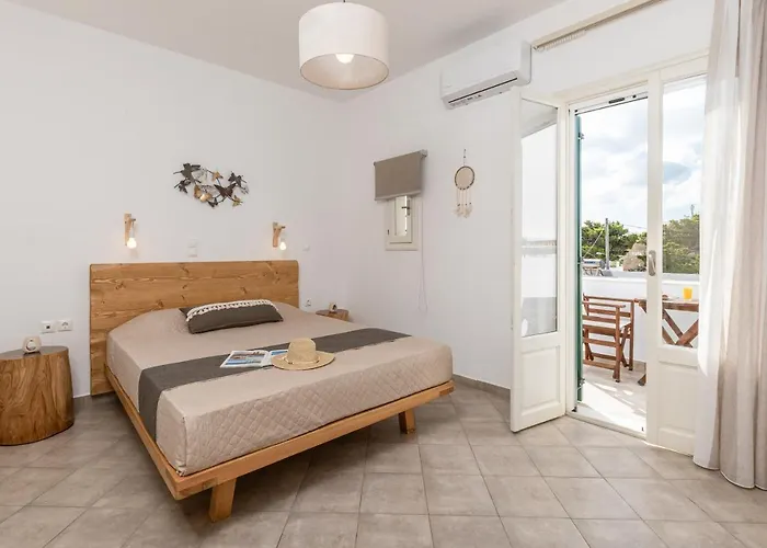 Sunshine 招待所 Naxos City